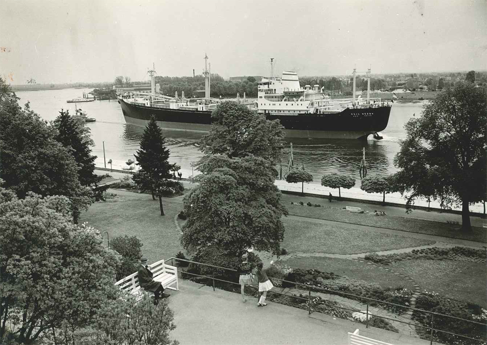 Negbah 2, on her maiden voyage on the river Elbe